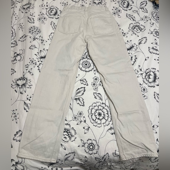 Uniqlo White Jeans - Picture 2 of 4